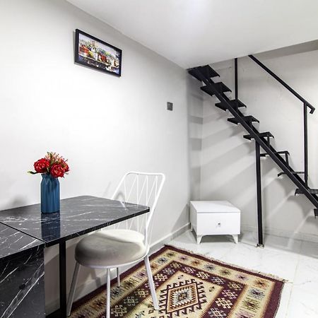 Modern Flat In The Heart Of Beyoglu Lägenhet Istanbul Exteriör bild