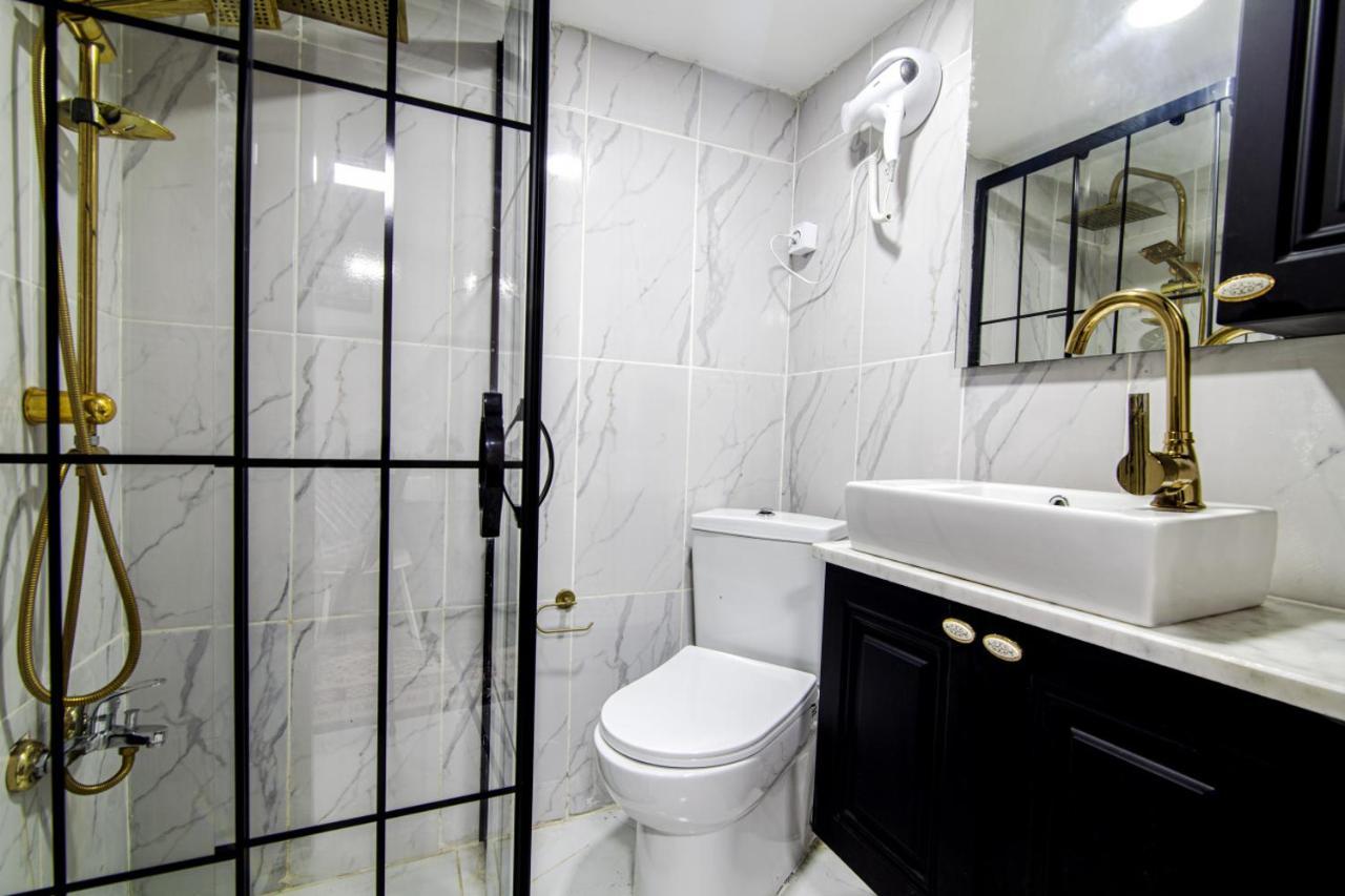 Modern Flat In The Heart Of Beyoglu Lägenhet Istanbul Exteriör bild